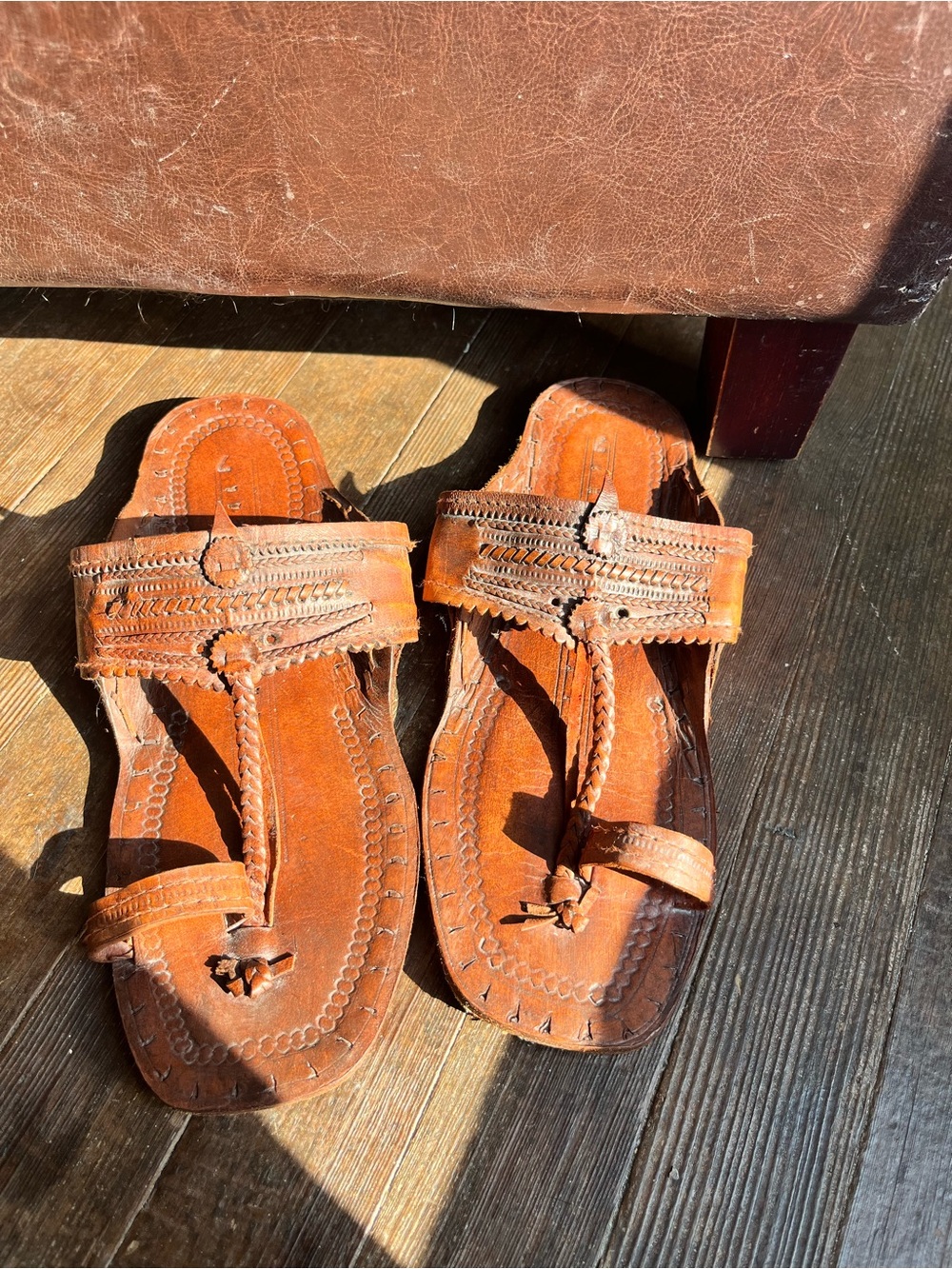Handcrafted Tan Leather Women's Toe-Ring Sandals